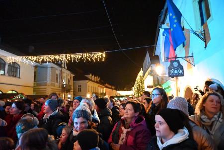 Ena in edina - Nina, Nina, Nina je v Kamnik privabila rekordno število obiskovalcev (17)